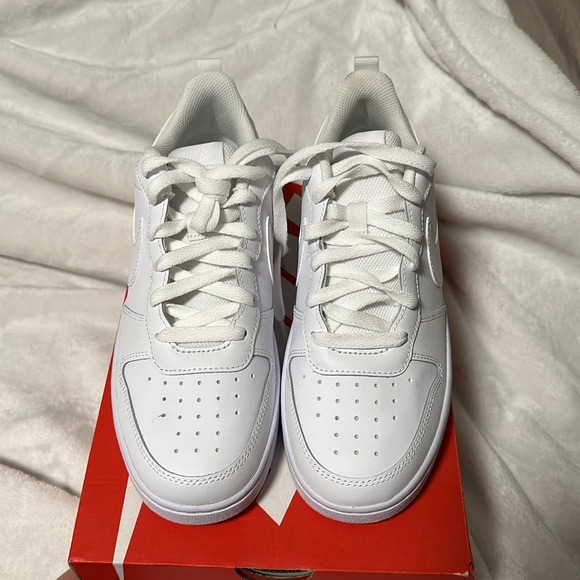 NWT 7Y Nike Shoes - Picture 3 of 6